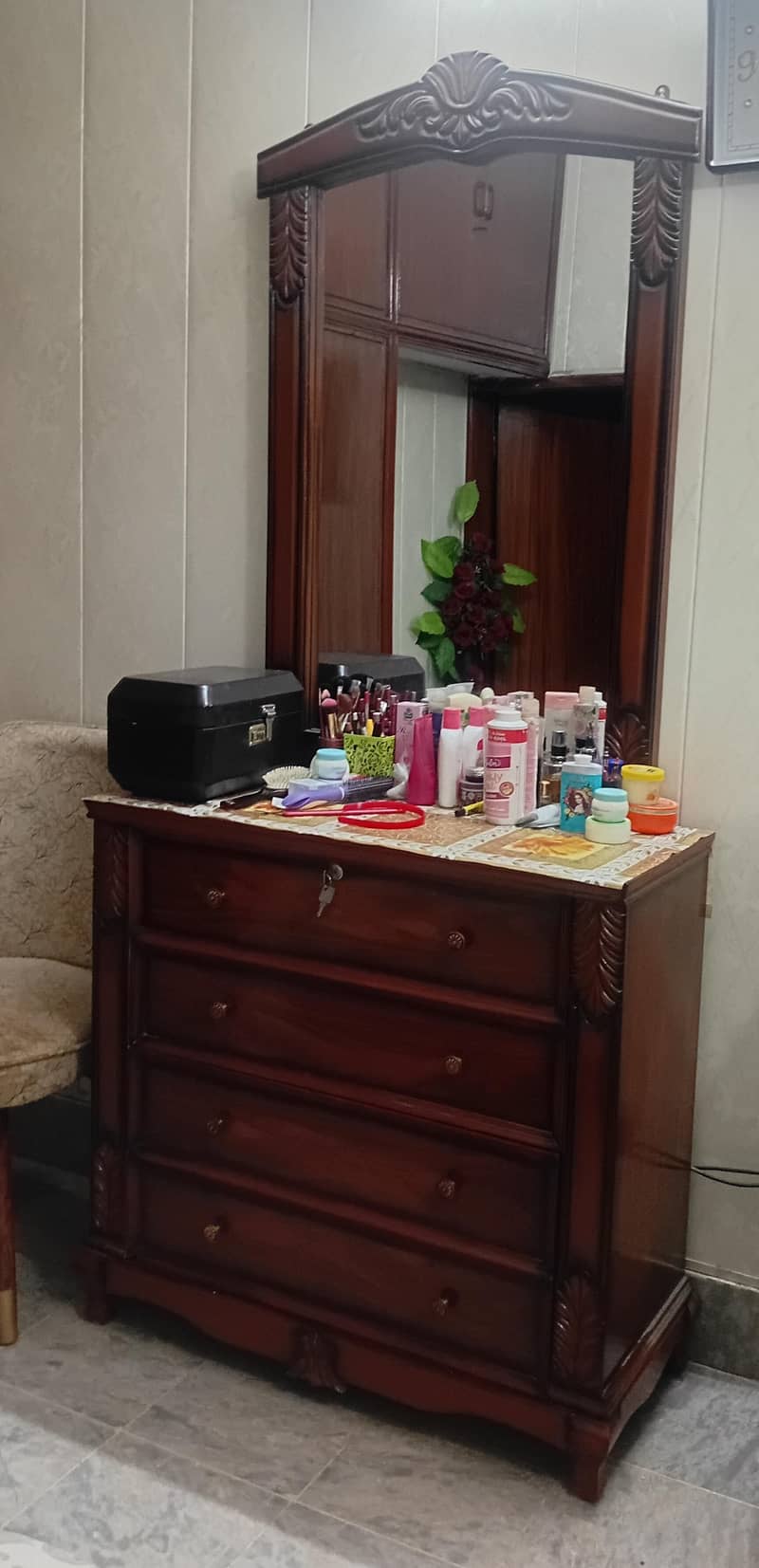 Dressing table 0