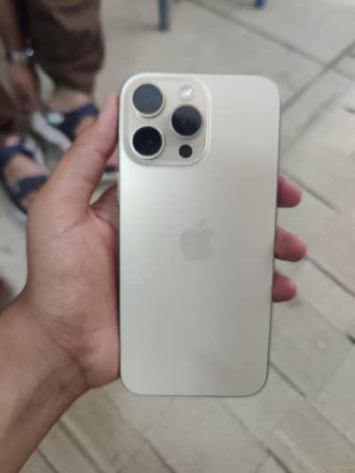 Apple iPhone 16 Pro Max