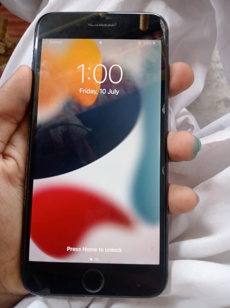 Apple iPhone 7 Plus 1