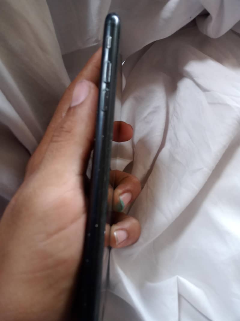 Apple iPhone 7 Plus 2