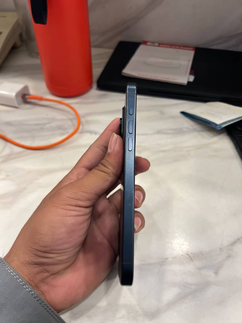 Apple iPhone 15 Pro Max 3