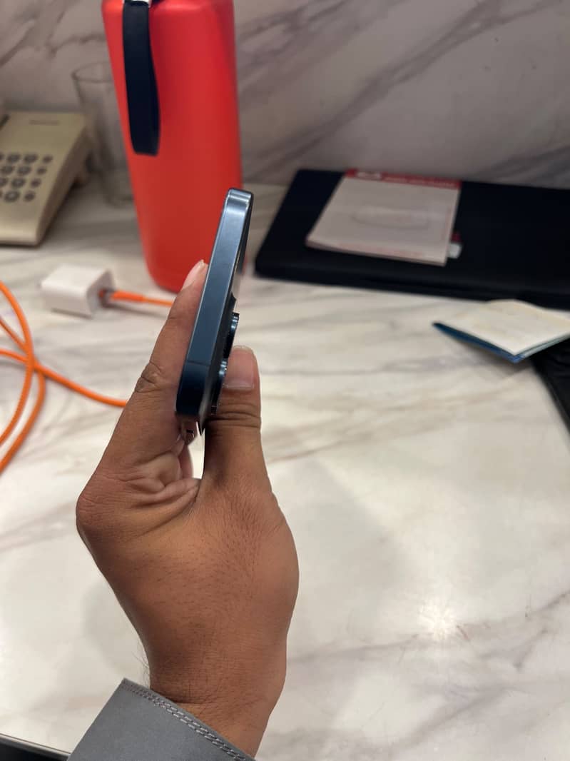 Apple iPhone 15 Pro Max 5