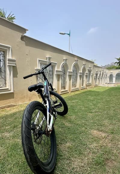 Bicycle in brand bew condition of Swls
