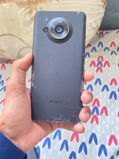 Sharp Aquos R7