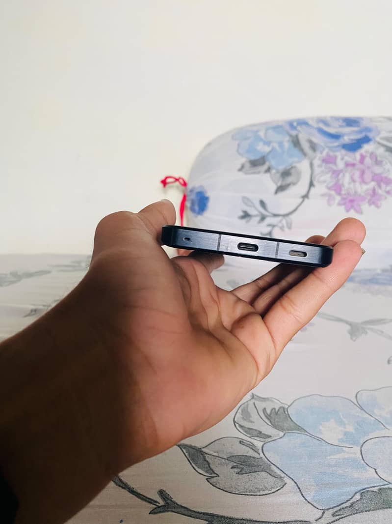 Sharp Aquos R7 3