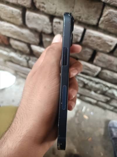Apple iPhone 14