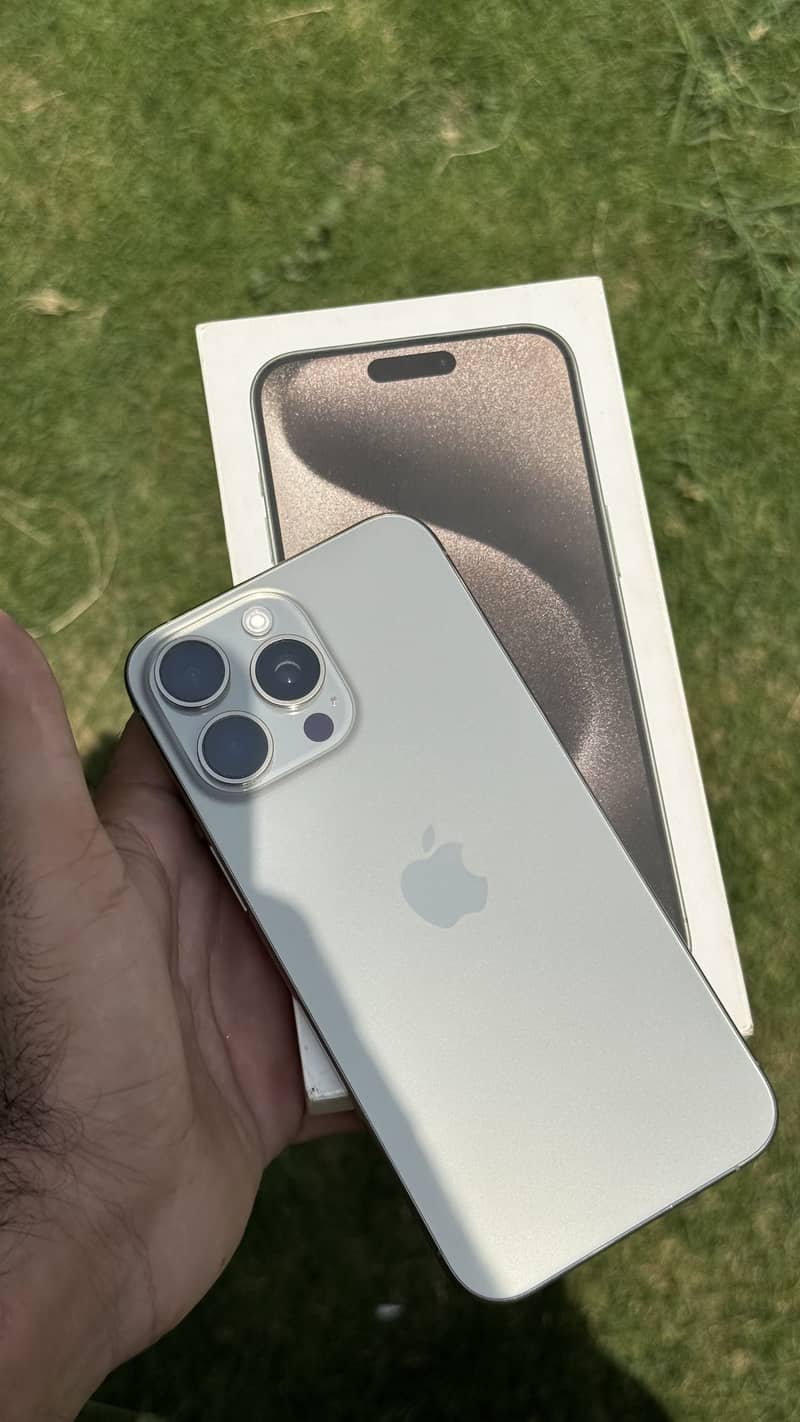iPhone 15 pro max 0