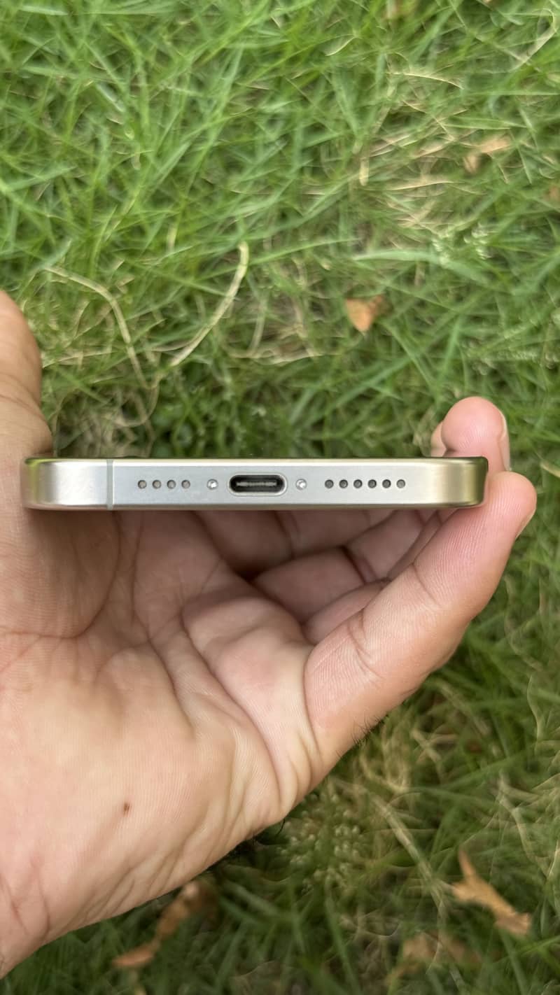 iPhone 15 pro max 5