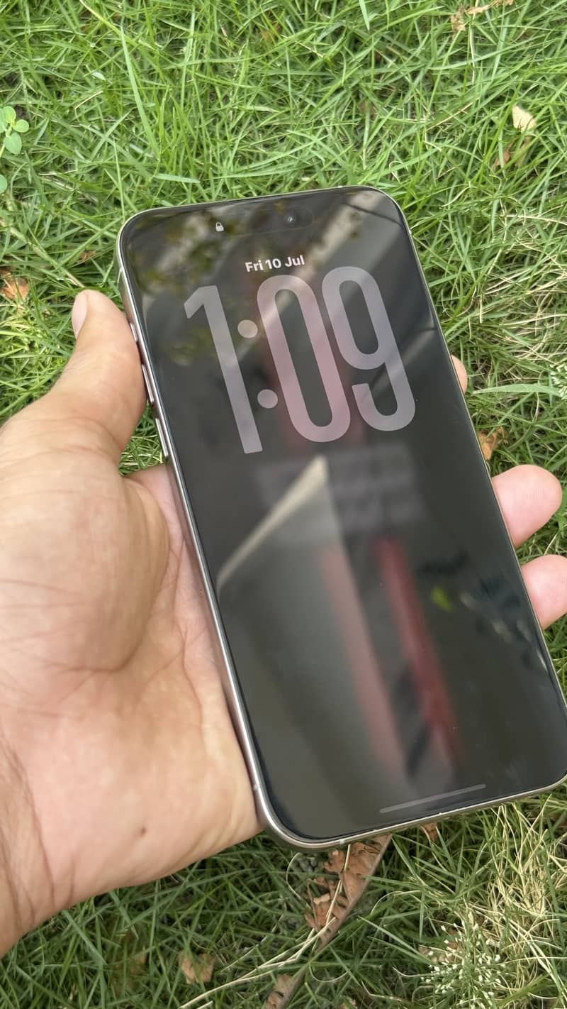 iPhone 15 pro max 8