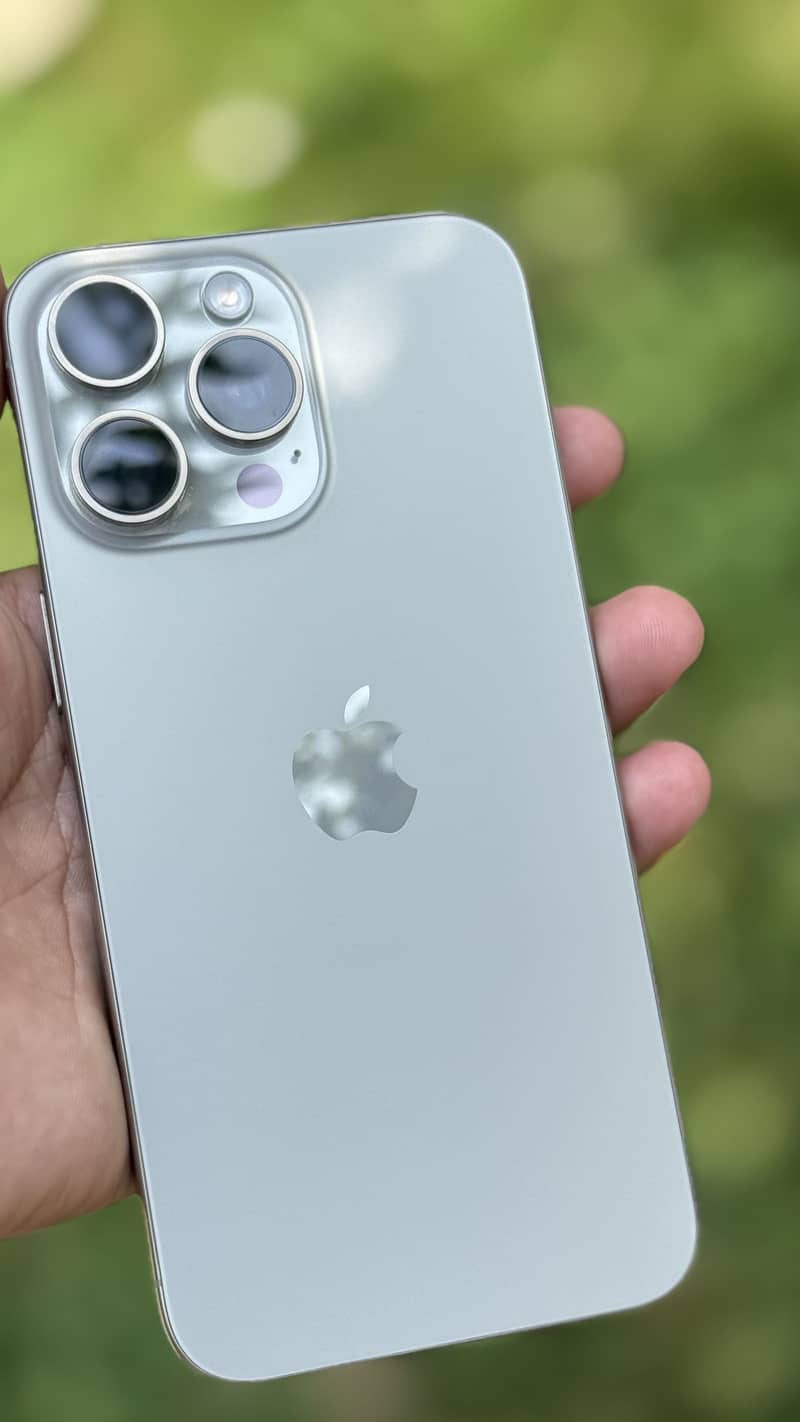 iPhone 15 pro max 9
