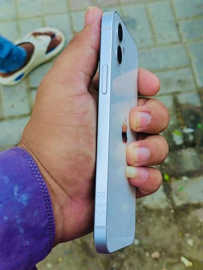 Apple iPhone 12