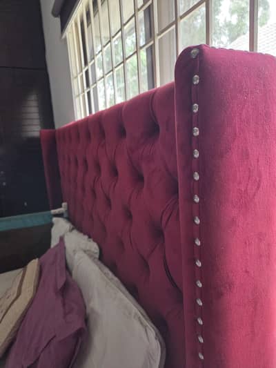 Queen size bed