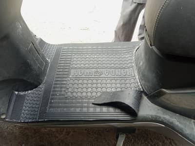 Scooty floor mat