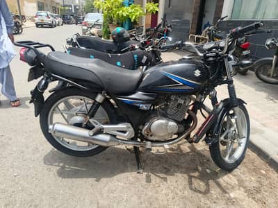 Suzuki GS 150 2015 | Alloy Rims | Disc Brake | Excellent Condition