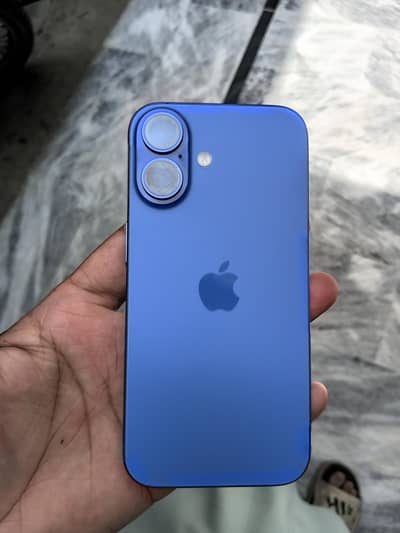 Apple iPhone 16