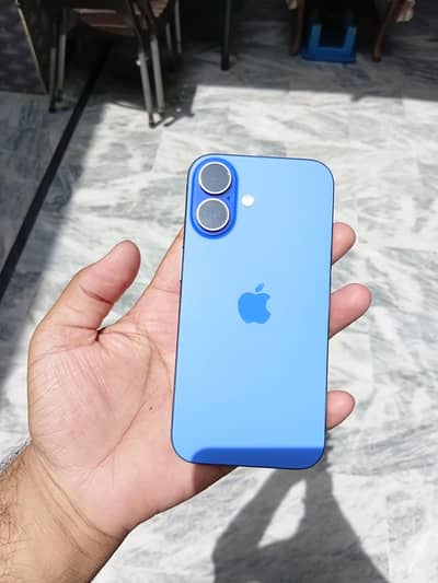 Apple iPhone 16