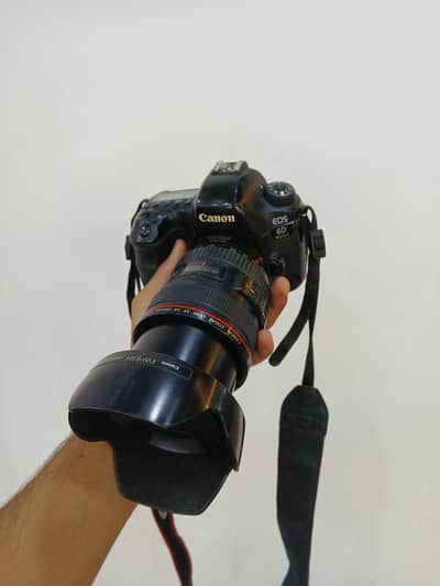 Canon 6D Mark II + 24-105mm f/4L IS Lens | Final Price Rs. 170,000 
