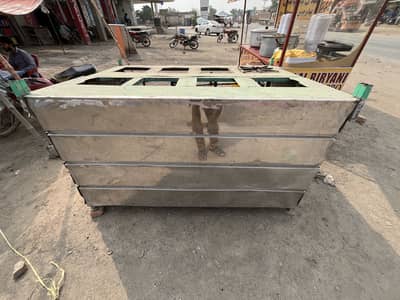 karhai counter with 4 barnar and 8 caban
