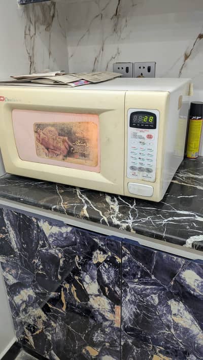 Dawlance Microwave for Sale – Excellent Condition