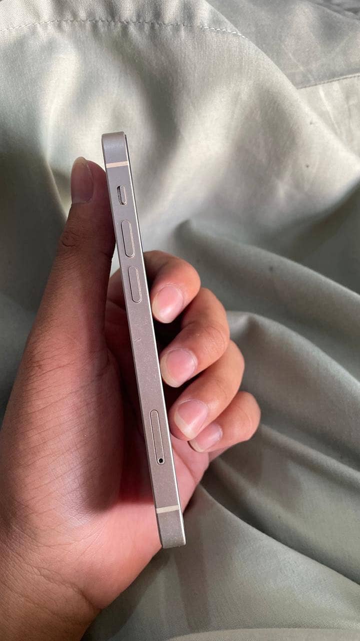 Apple iPhone 12 mini 1
