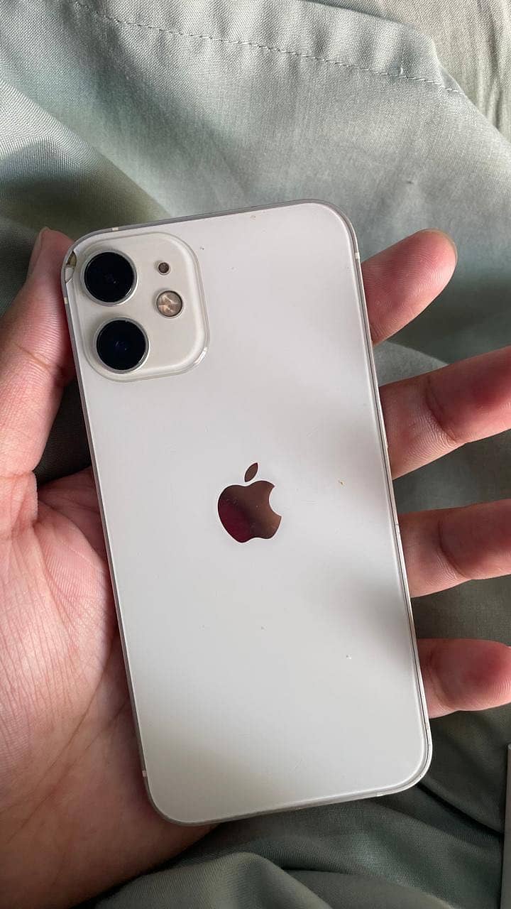 Apple iPhone 12 mini 4