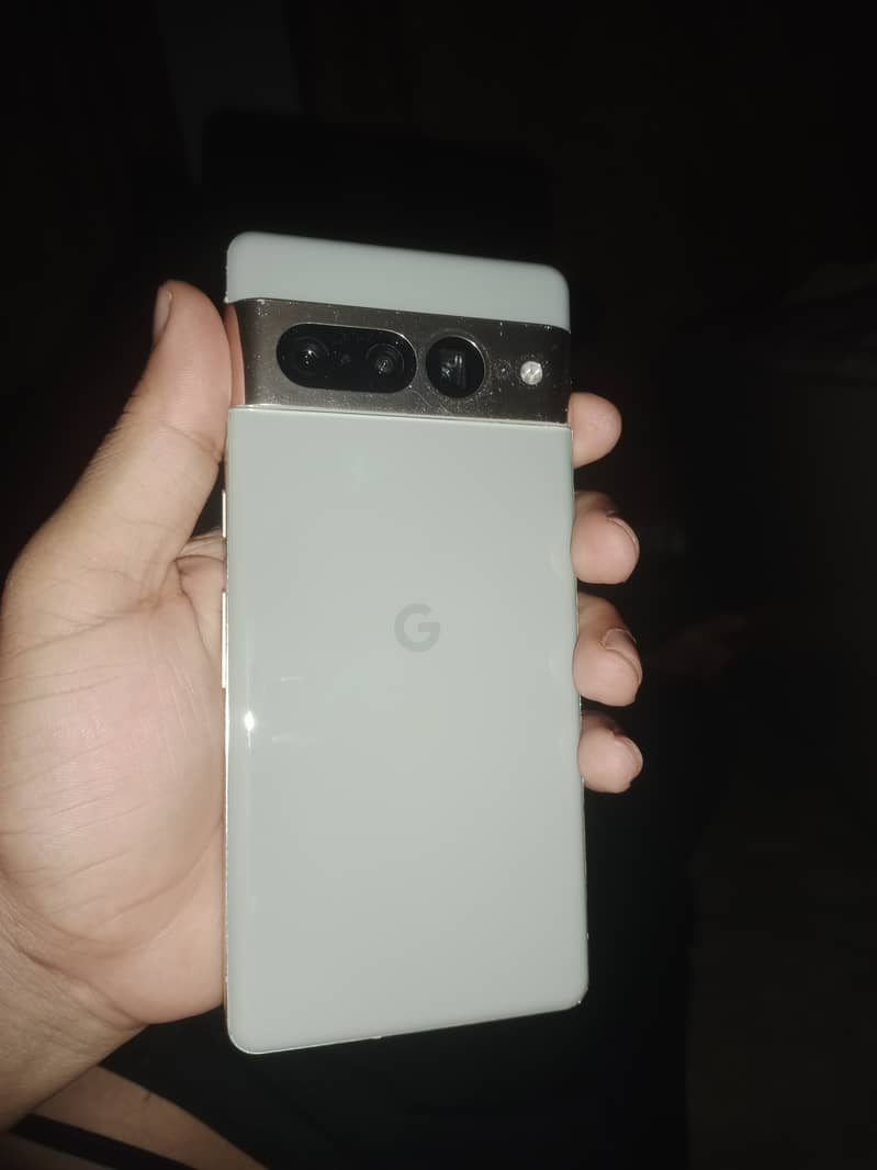 Google pixel 7 pro 4