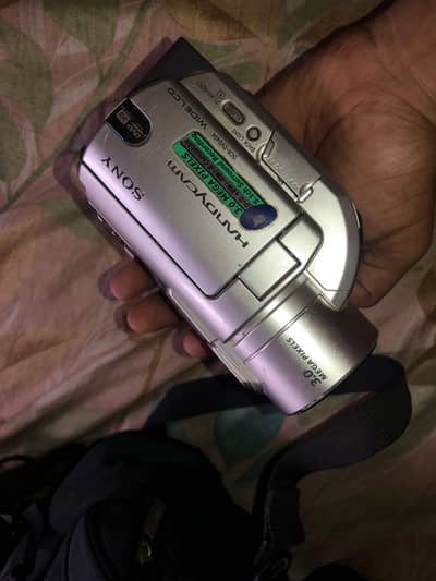 Sony handycam model DCR-DvD404 neat clean condition