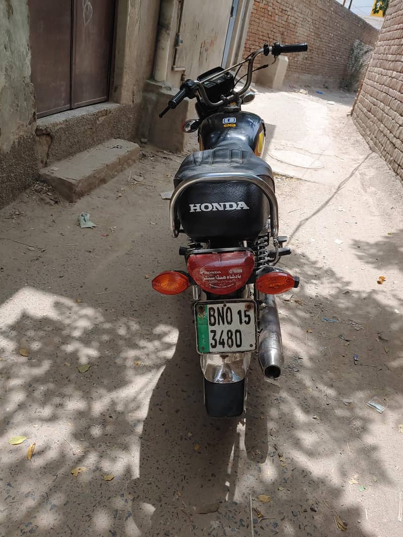 Crown 2015 model 10