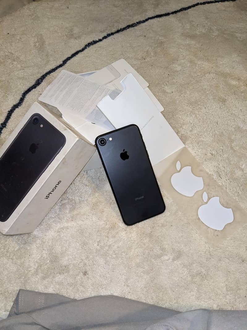 Apple iPhone 7 0