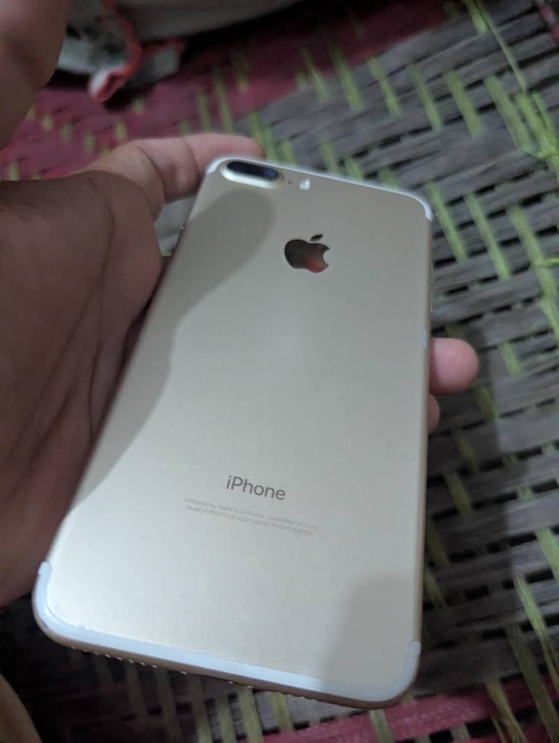 Apple iPhone 7 Plus 1