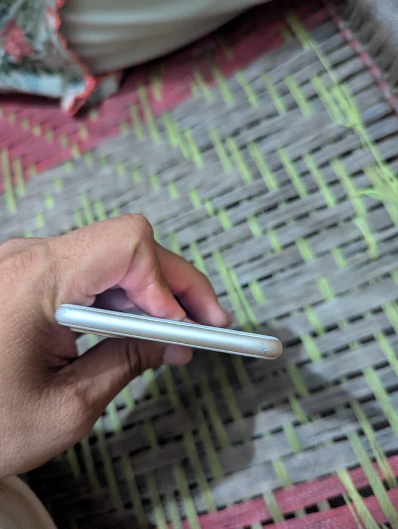Apple iPhone 7 Plus 2