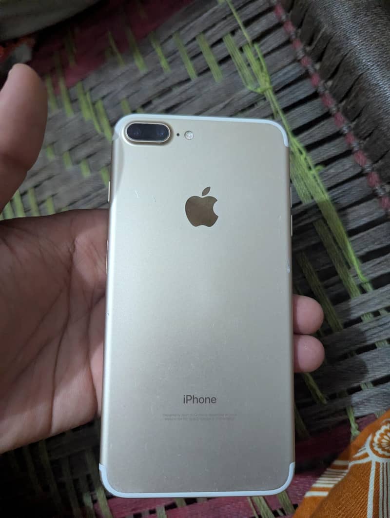 Apple iPhone 7 Plus 5