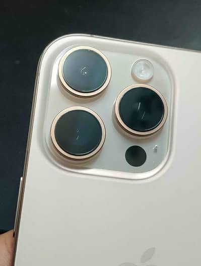 Apple iPhone 16 Pro