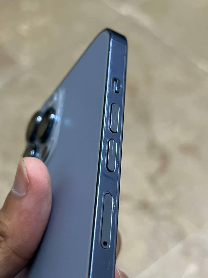 Apple iPhone 13 Pro Max 2
