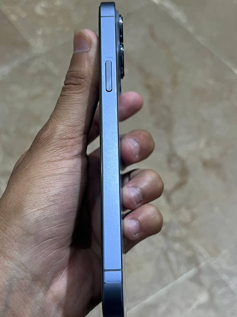 Apple iPhone 13 Pro Max 4