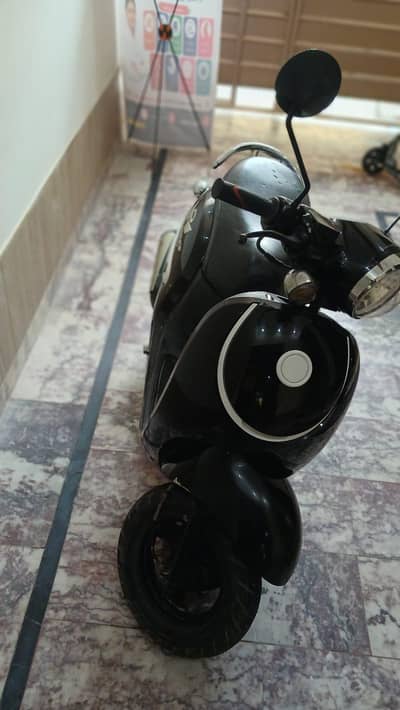 roadprince scooty in excellent condition