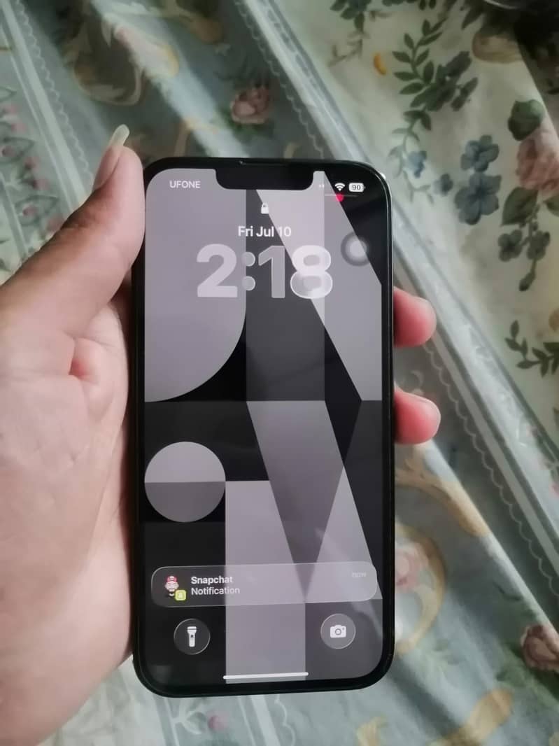 Apple iPhone 13 2