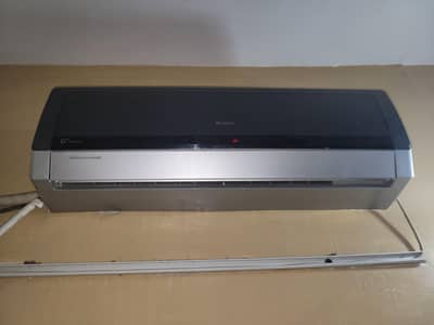 gree dc inverter new condition