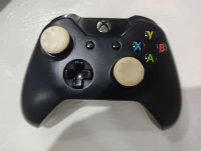 Xbox One 500GB | Original Controller | Excellent Condition