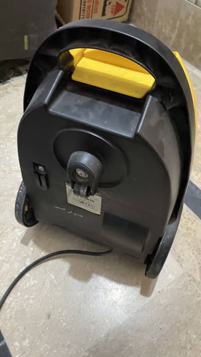 Vacum cleaner for carpet