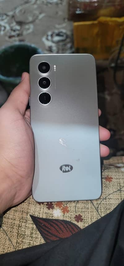 Itel City 100