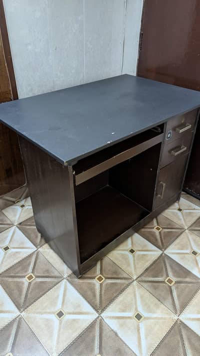 Office table