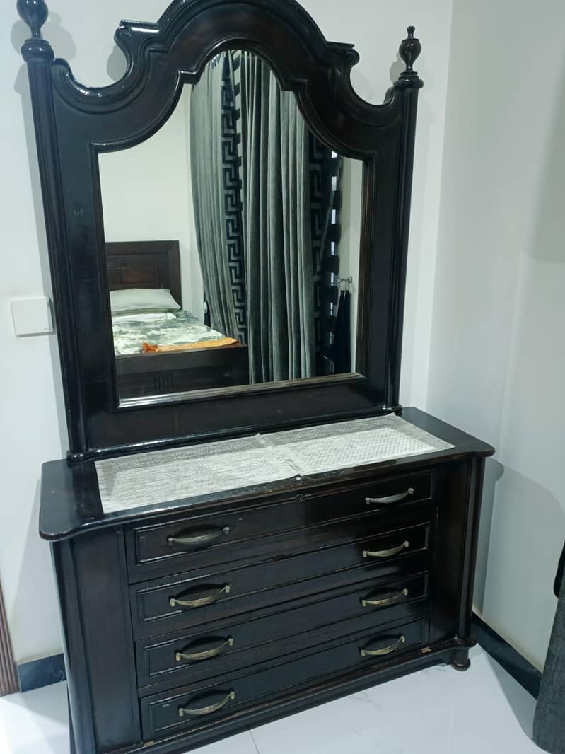 Dressing table 2