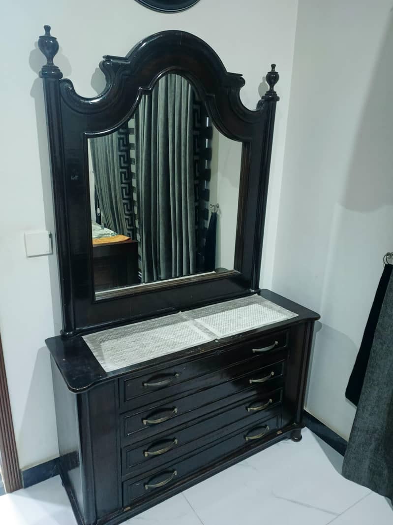 Dressing table 5