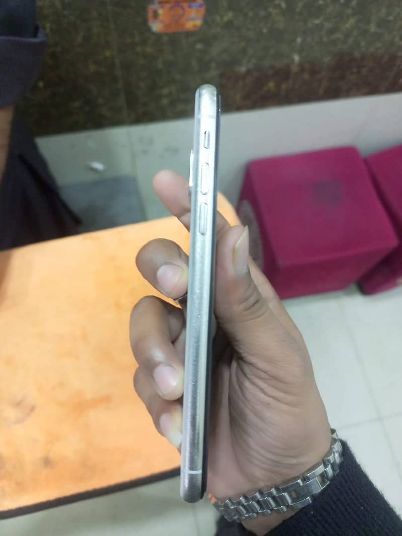 Apple iPhone X 1