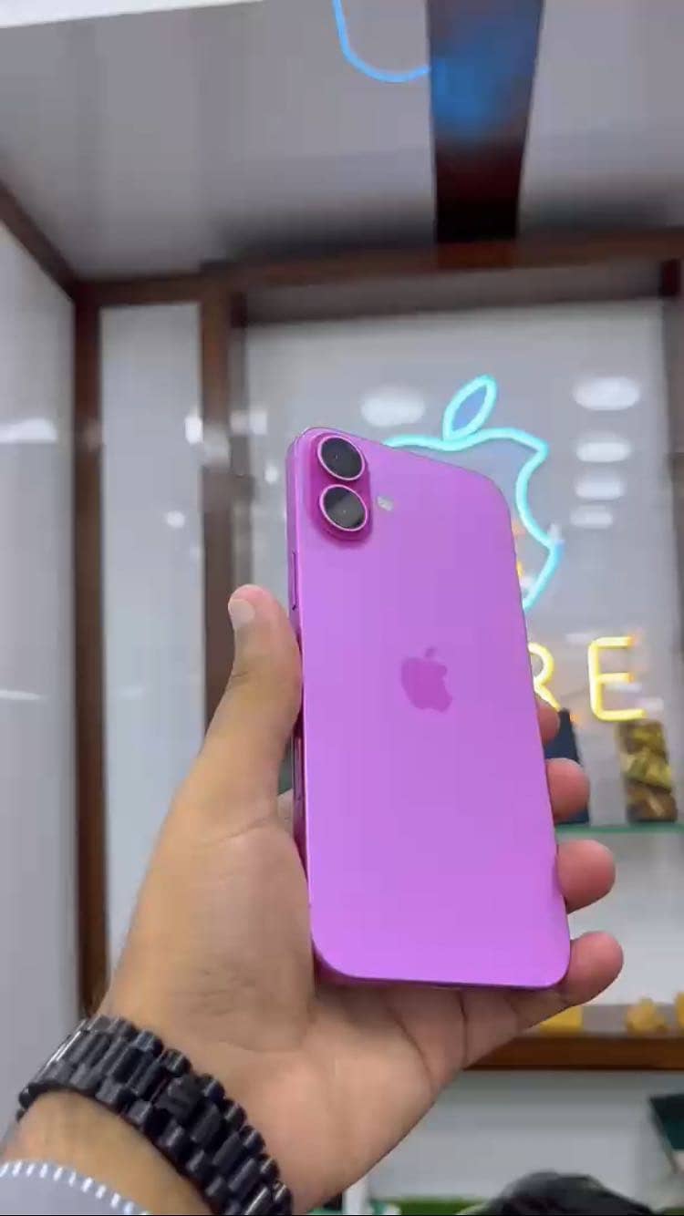 Apple iPhone 16 Plus 0