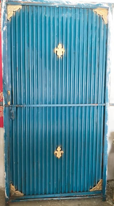 Iron Single Gate