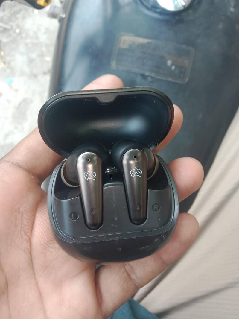 Audionic 595 earbuds 1