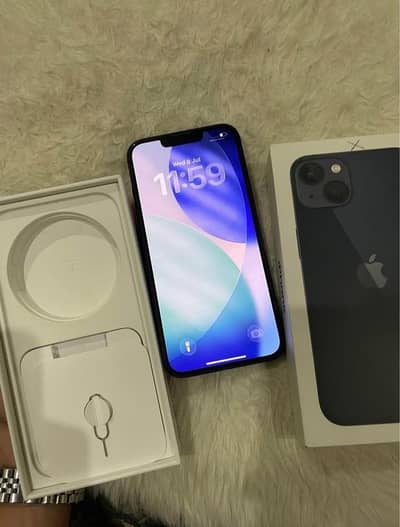 Apple iPhone 13 condition 10/10