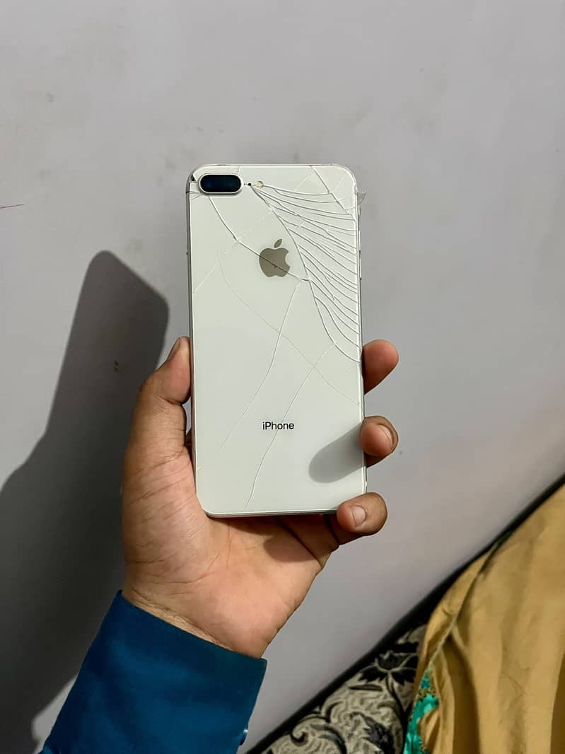 Apple iPhone 8 Plus 0